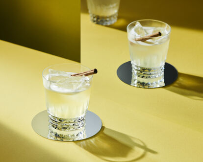 Cinnamon fizz cocktail